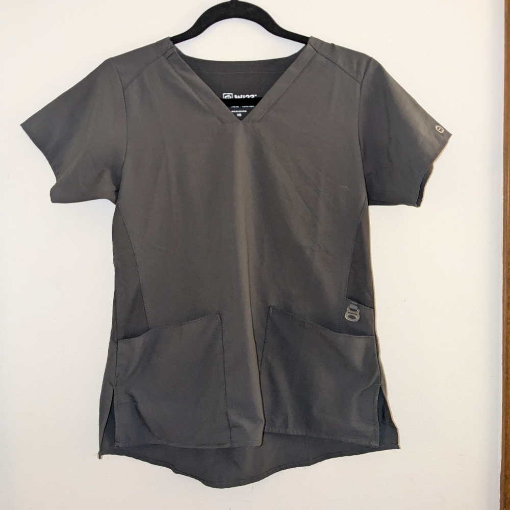 gray wonderwinks scrub top XS